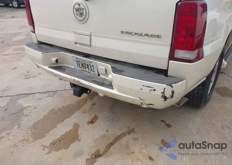 2002 Cadillac Escalade Standard z USA, uszkodzony, nr VIN 1GYEK63N02R319269